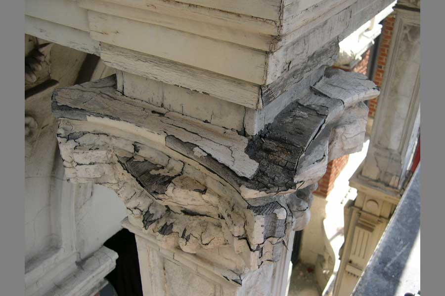 3 Balkonpalen voor restauratie