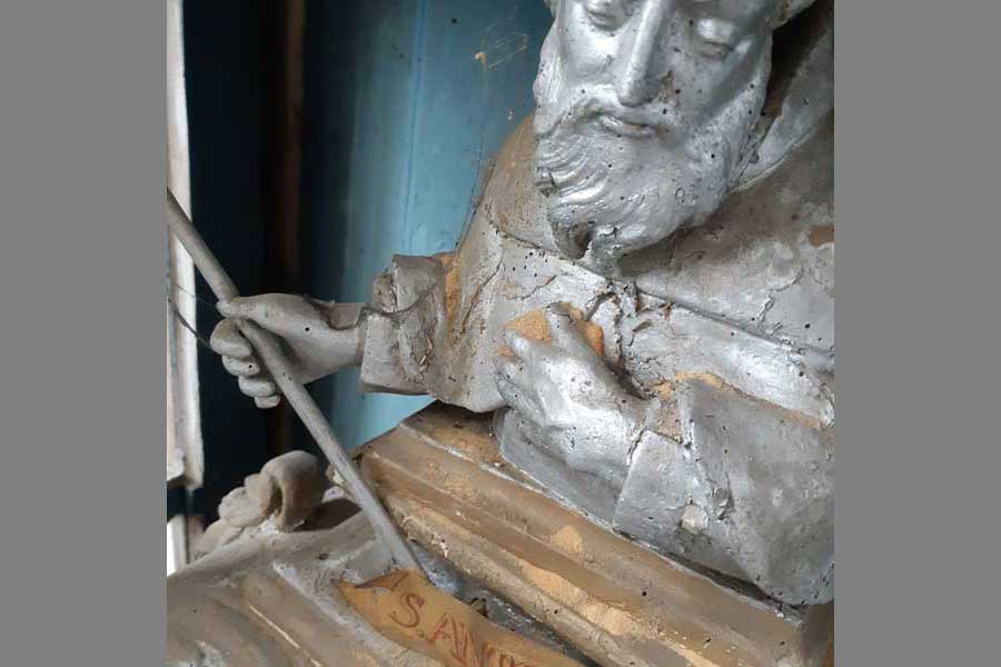 3 Buste St Antonius voor restauratie